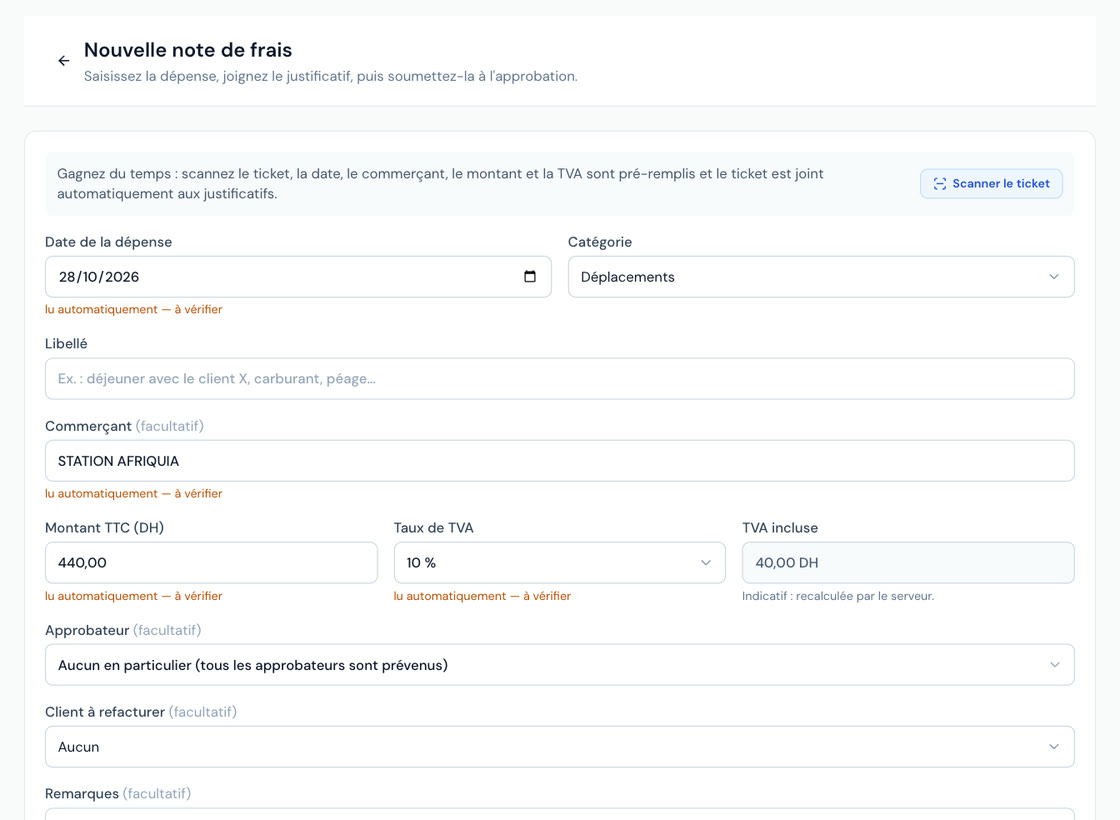 A new expense claim form pre-filled by scanning a fuel receipt: date, merchant, amount incl. VAT and VAT flagged « lu automatiquement — à vérifier », category chosen, description still to enter